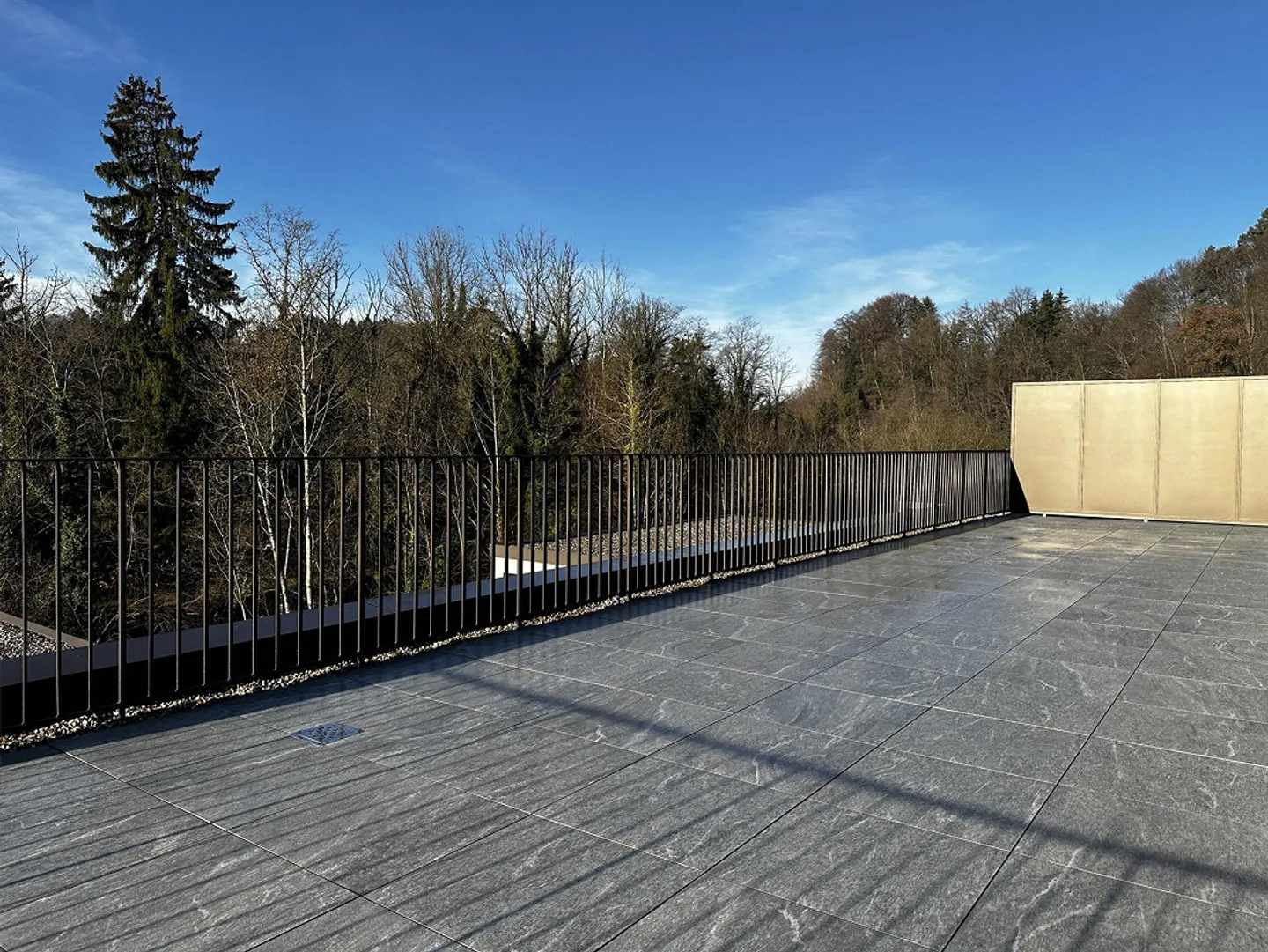 Prima locazione - Ottimo appartamento attico di 4,5 stanze con grande terrazza e vista sul verde - Foto 13 di 13