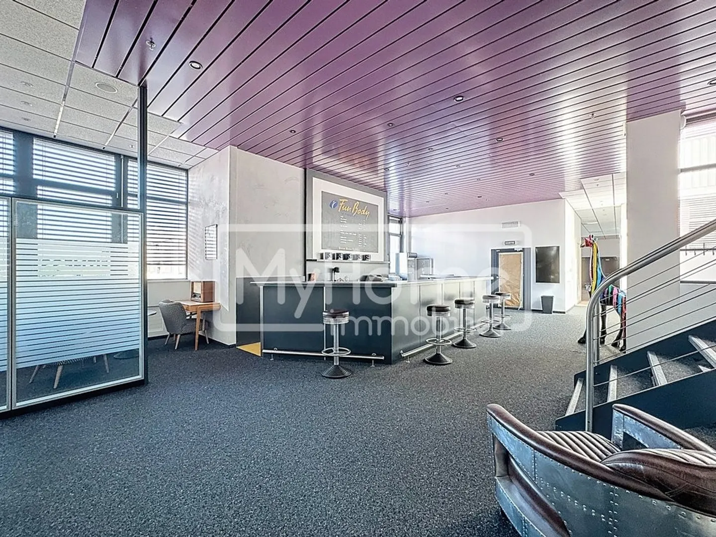 Sala fitness di 967 m2 a Lonay completamente attrezzata in affitto - Foto 4 di 12