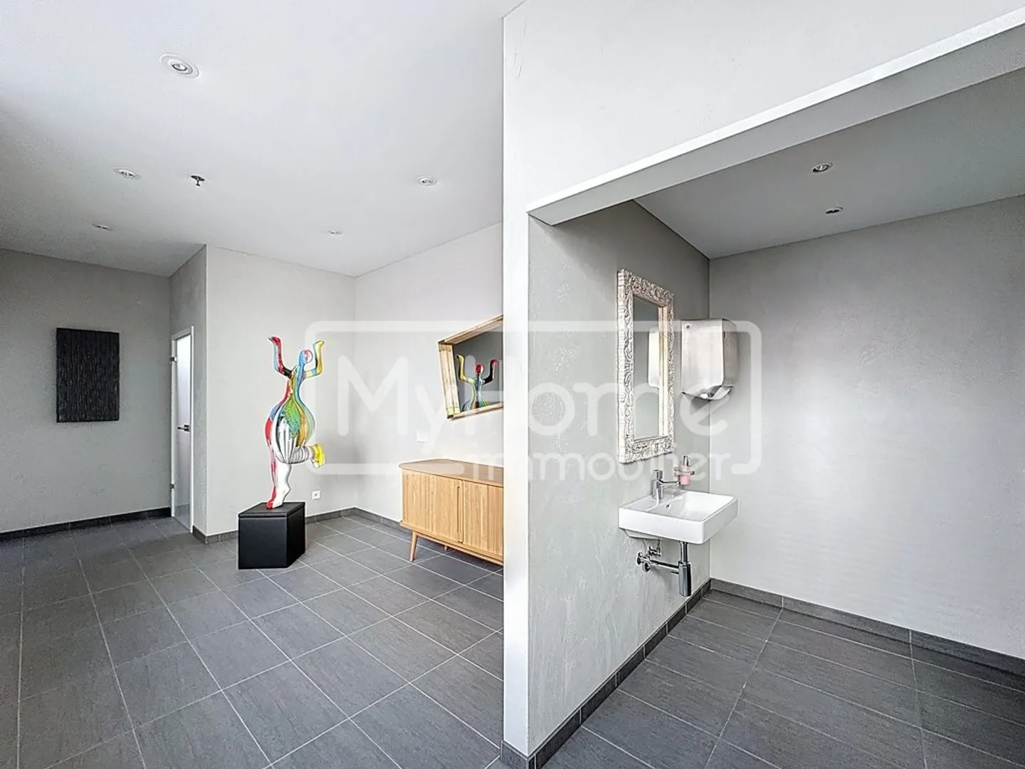 Sala fitness di 967 m2 a Lonay completamente attrezzata in affitto - Foto 5 di 12