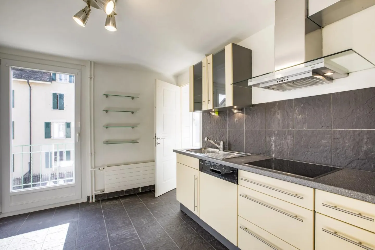 Immeuble Mixte de Rendement - Photo 7 sur 13