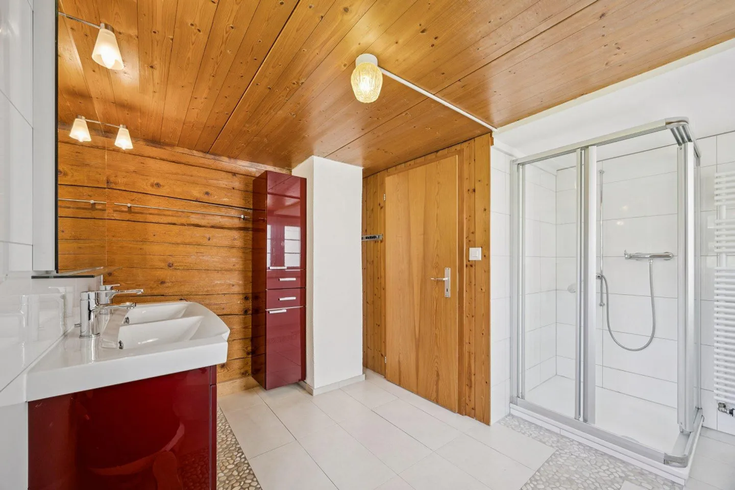 Maison individuelle imposante avec appartement séparé au cœur de Teufen - Photo 8 sur 12