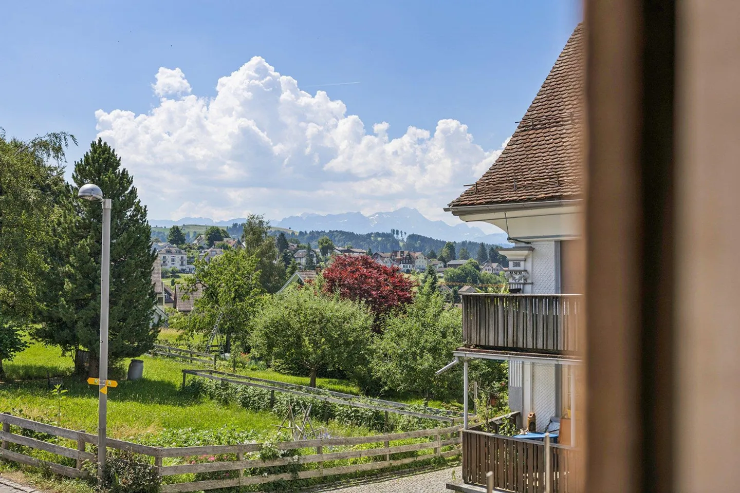 Maison individuelle imposante avec appartement séparé au cœur de Teufen - Photo 10 sur 12