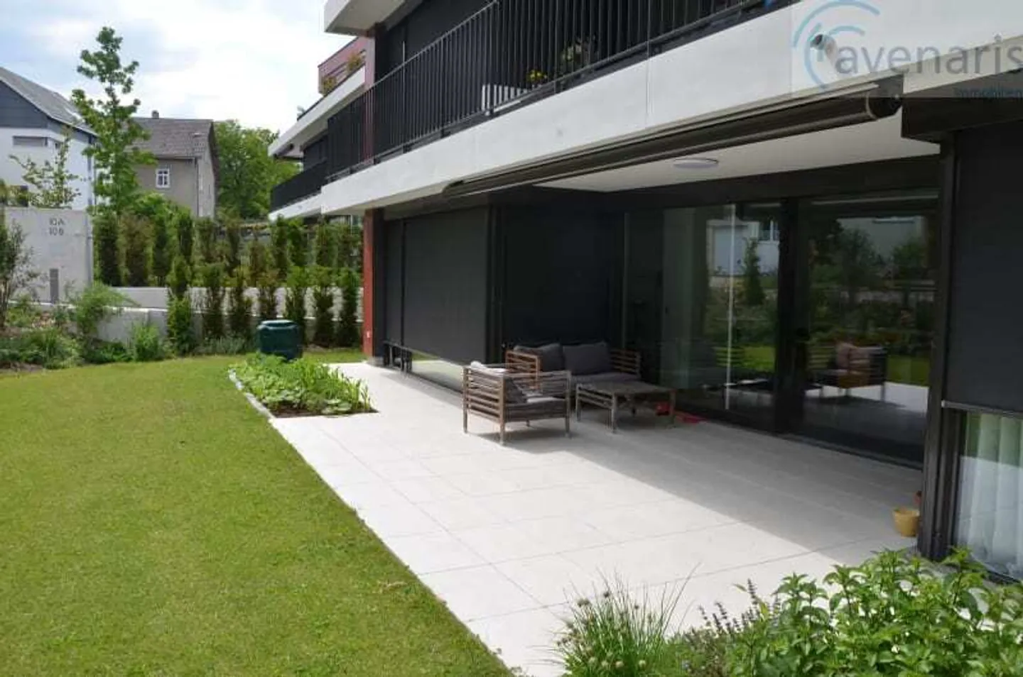 Spacious Garden Apartment - Photo 2 of 13