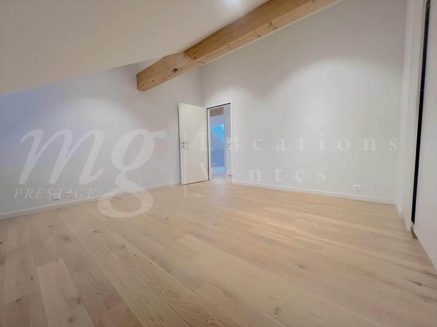 Attic 3 rooms - Photo 7 of 8