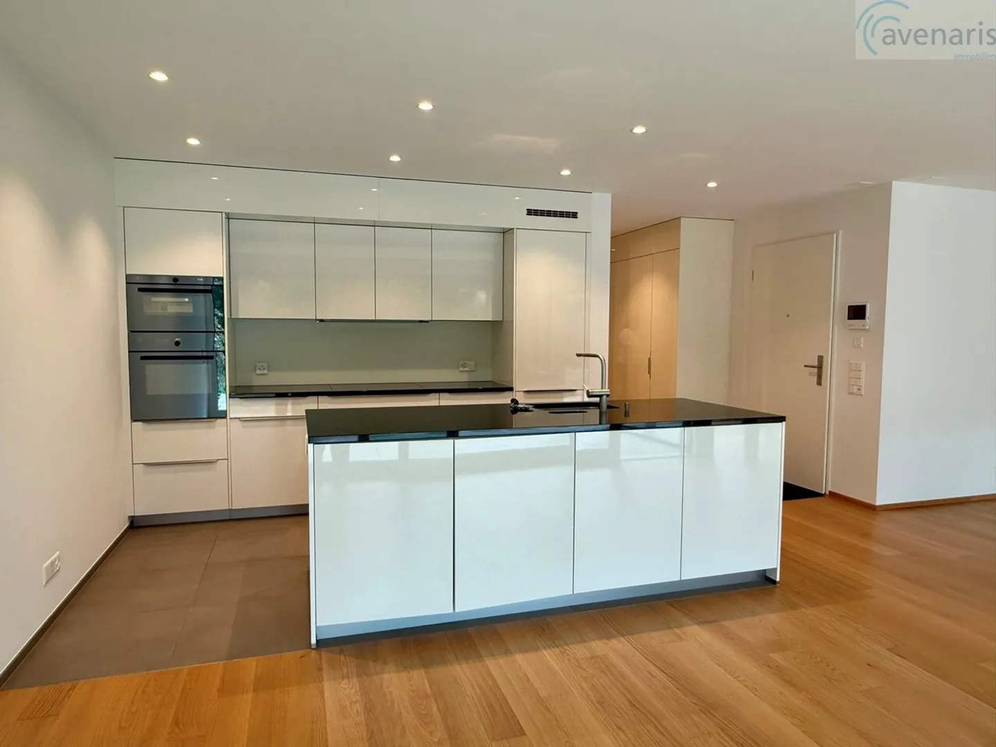 Spacious Garden Apartment - Photo 6 of 13