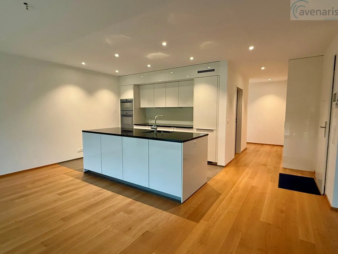 Spacious Garden Apartment - Photo 7 of 13