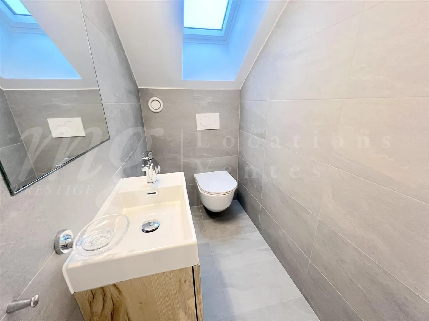 Attic 3 rooms - Photo 5 of 8