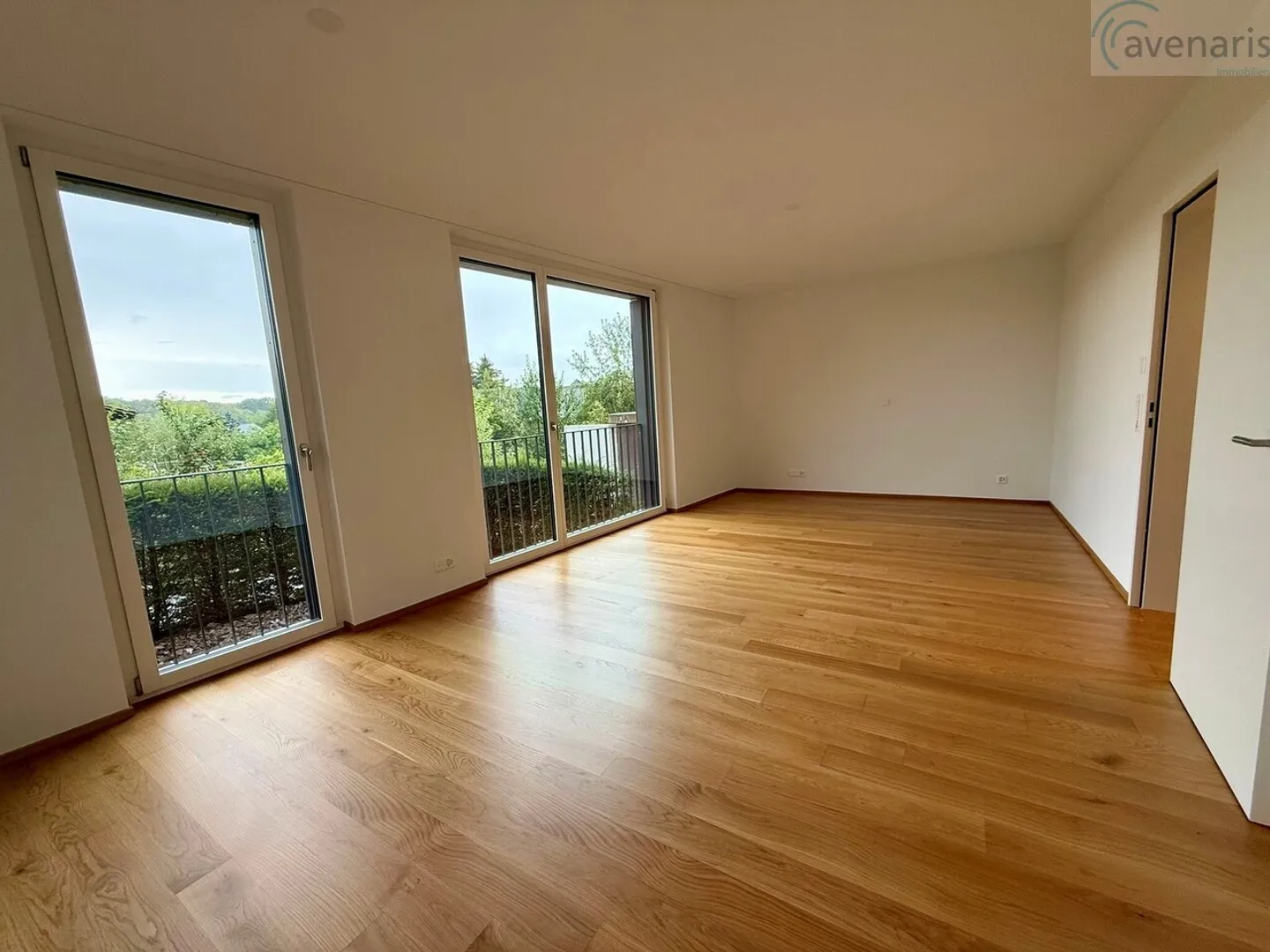 Spacious Garden Apartment - Photo 8 of 13