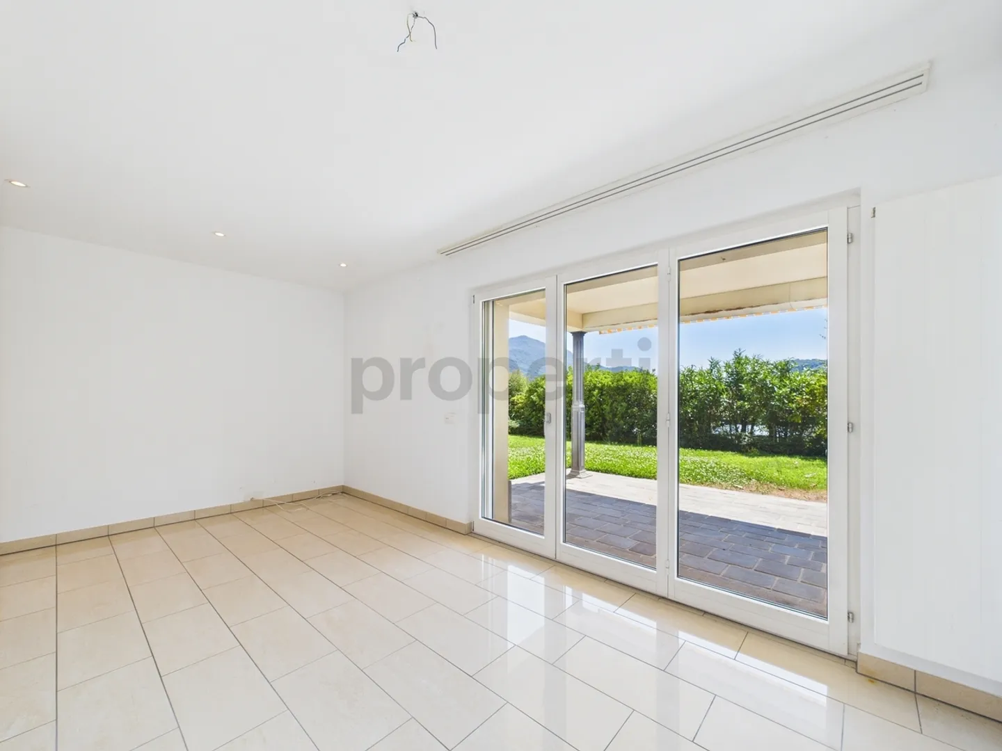 Helles 4,5-Zimmer-Apartment mit Garten in Morcote - Foto 7 von 13