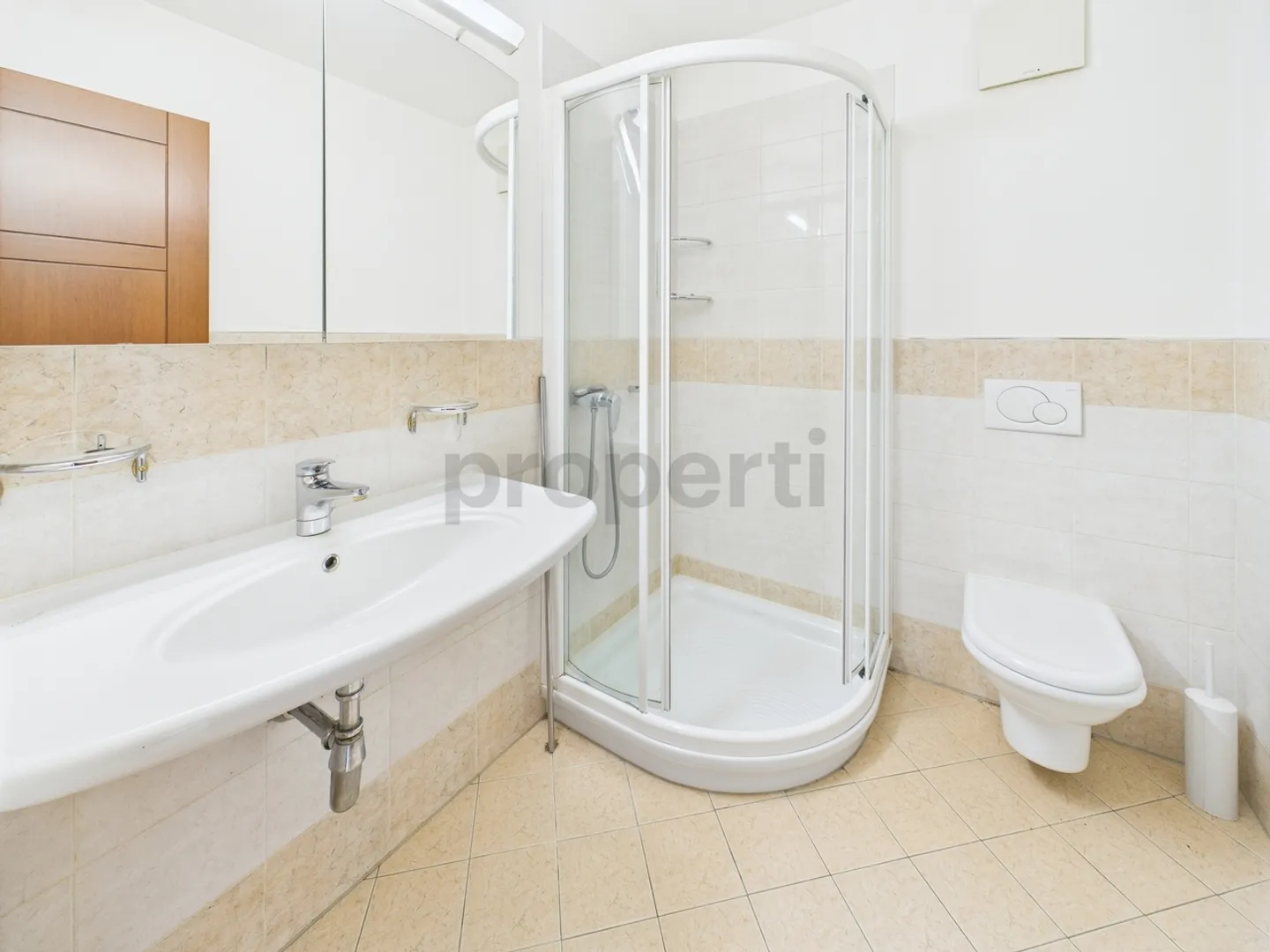 Helles 4,5-Zimmer-Apartment mit Garten in Morcote - Foto 10 von 13