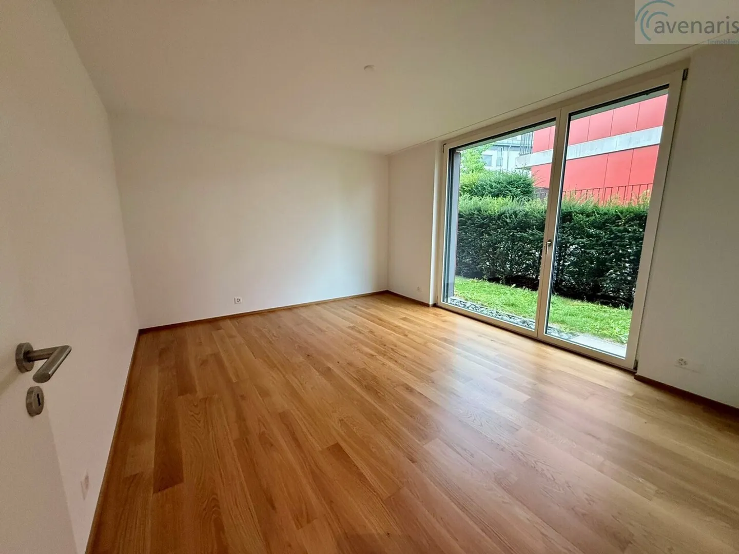 Spacious Garden Apartment - Photo 11 of 13