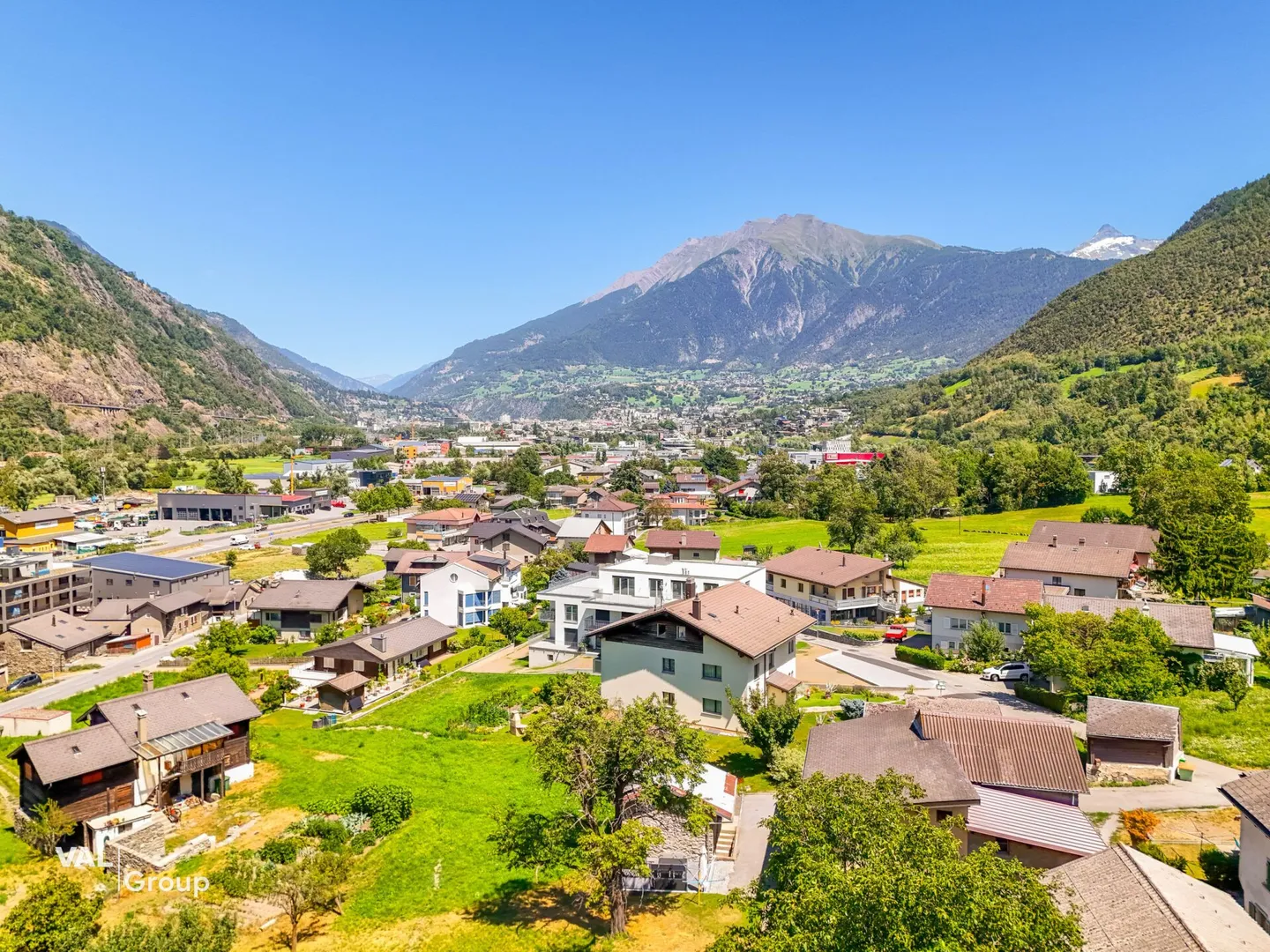 Première occupation appartement en attique avec panorama sur les montagnes - Photo 4 sur 14