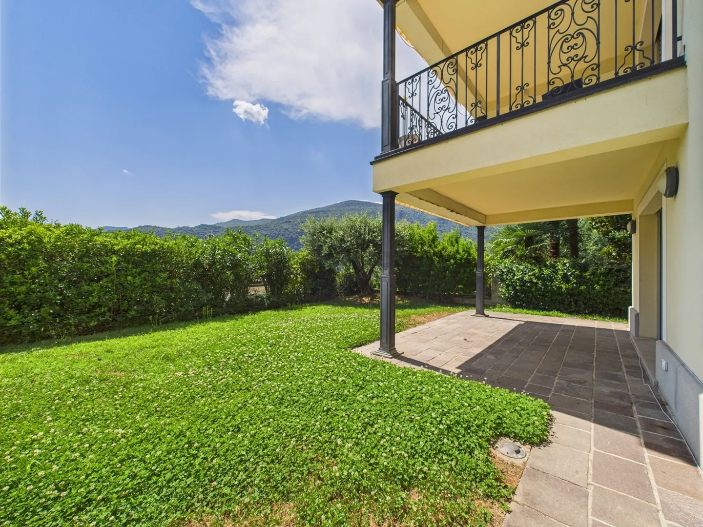 Helles 4,5-Zimmer-Apartment mit Garten in Morcote - Foto 11 von 13