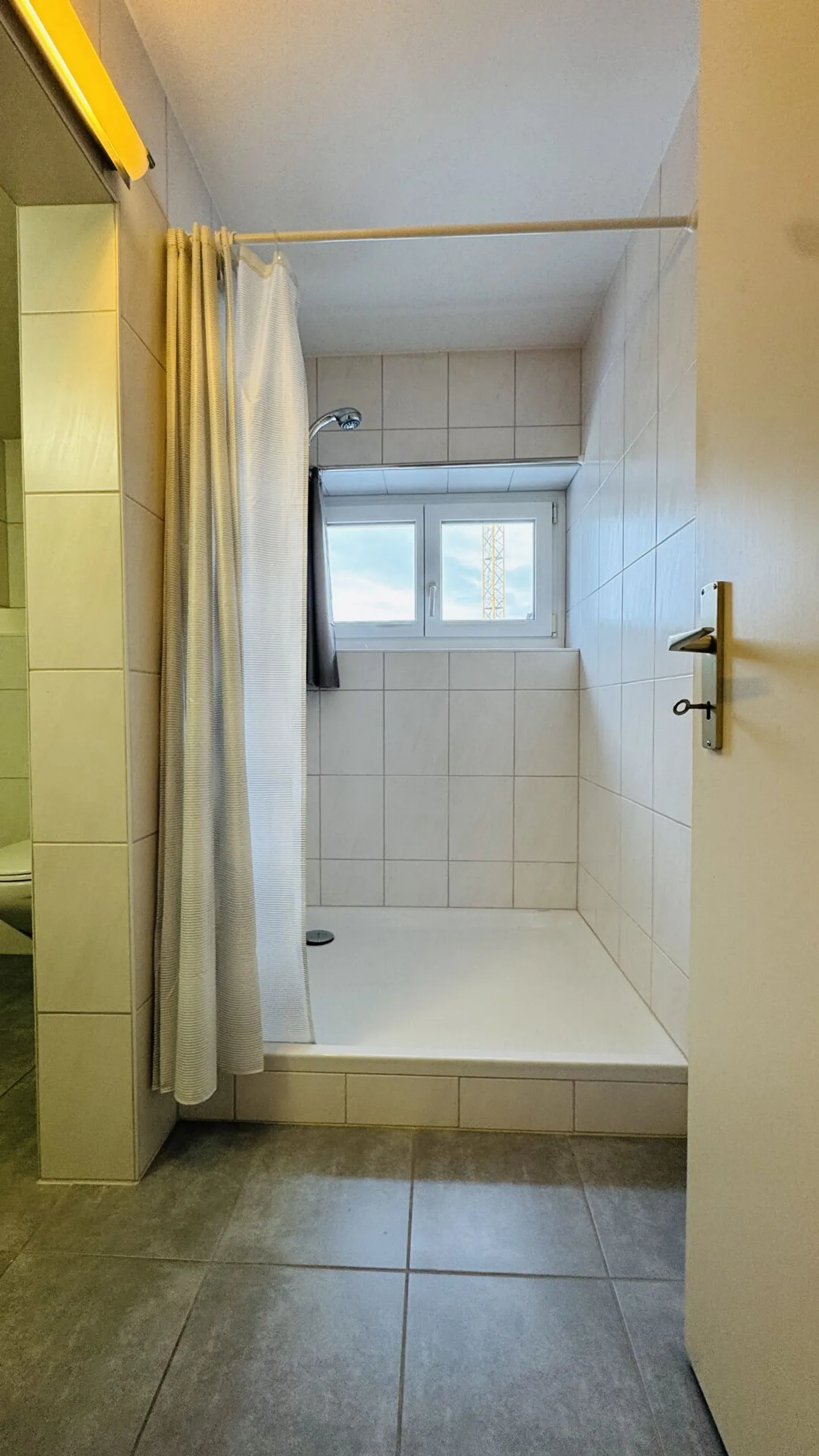 Casa bifamiliare con maisonette di 5,5 stanze + appartamento di 2,5 stanze - ideale per vivere e affittare - Foto 15 di 22