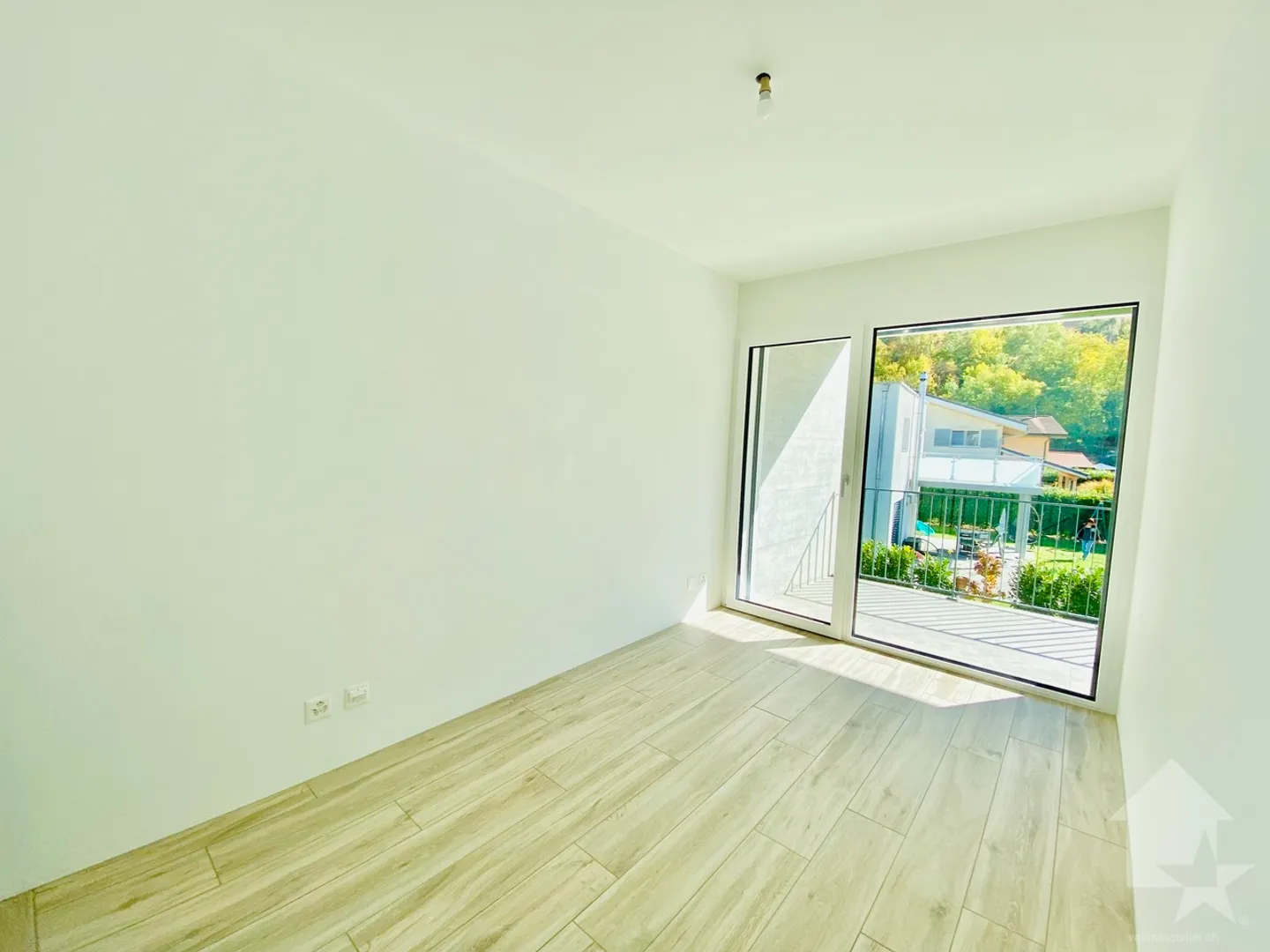 Magnifique villa neuve 5.5 Pces, jardin, grand garage et parking ! - Photo 11 sur 24