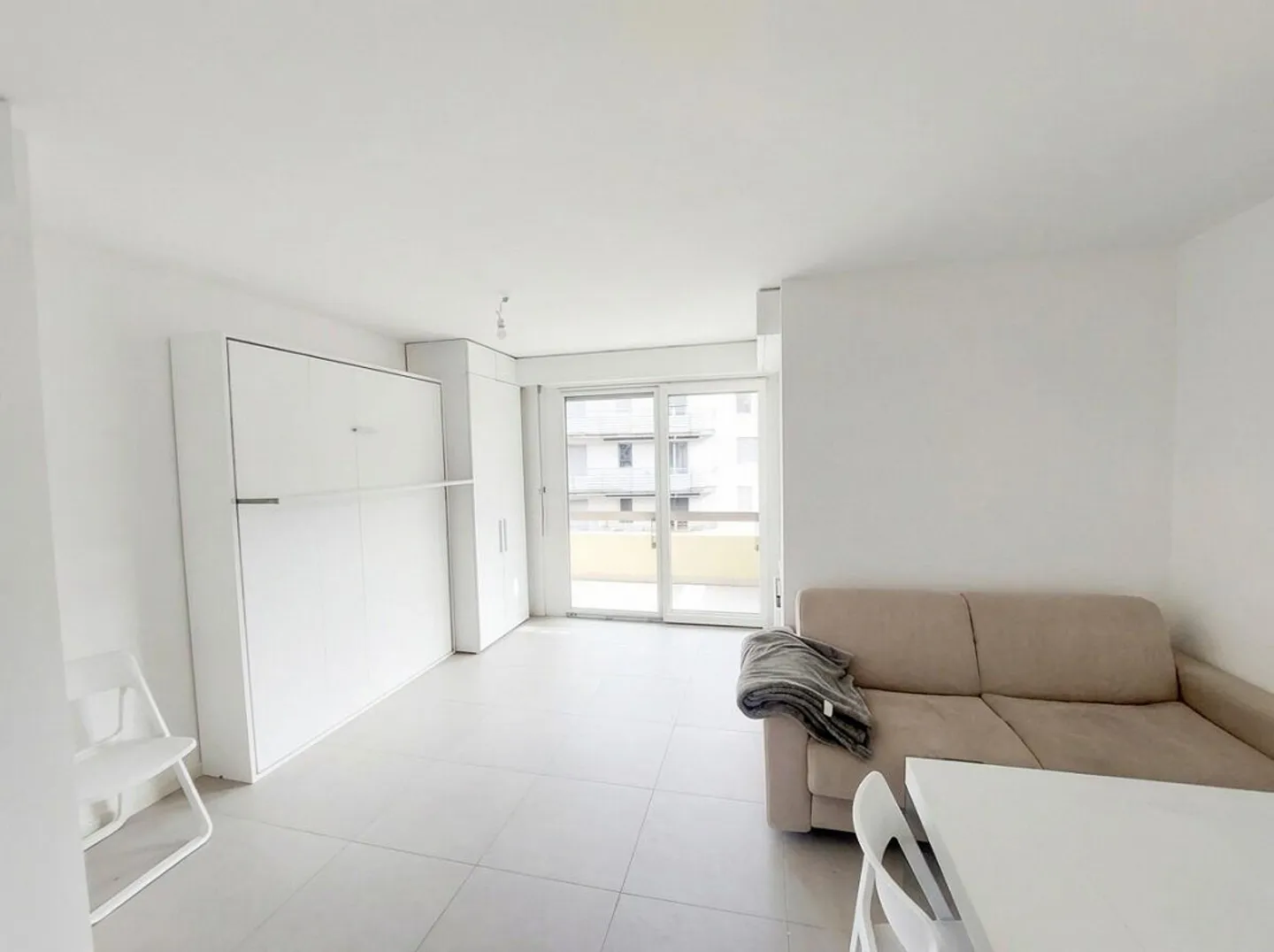 MODERN AND BRIGHT STUDIO WITH BALCONY IN PARADISO - Photo 2 of 6