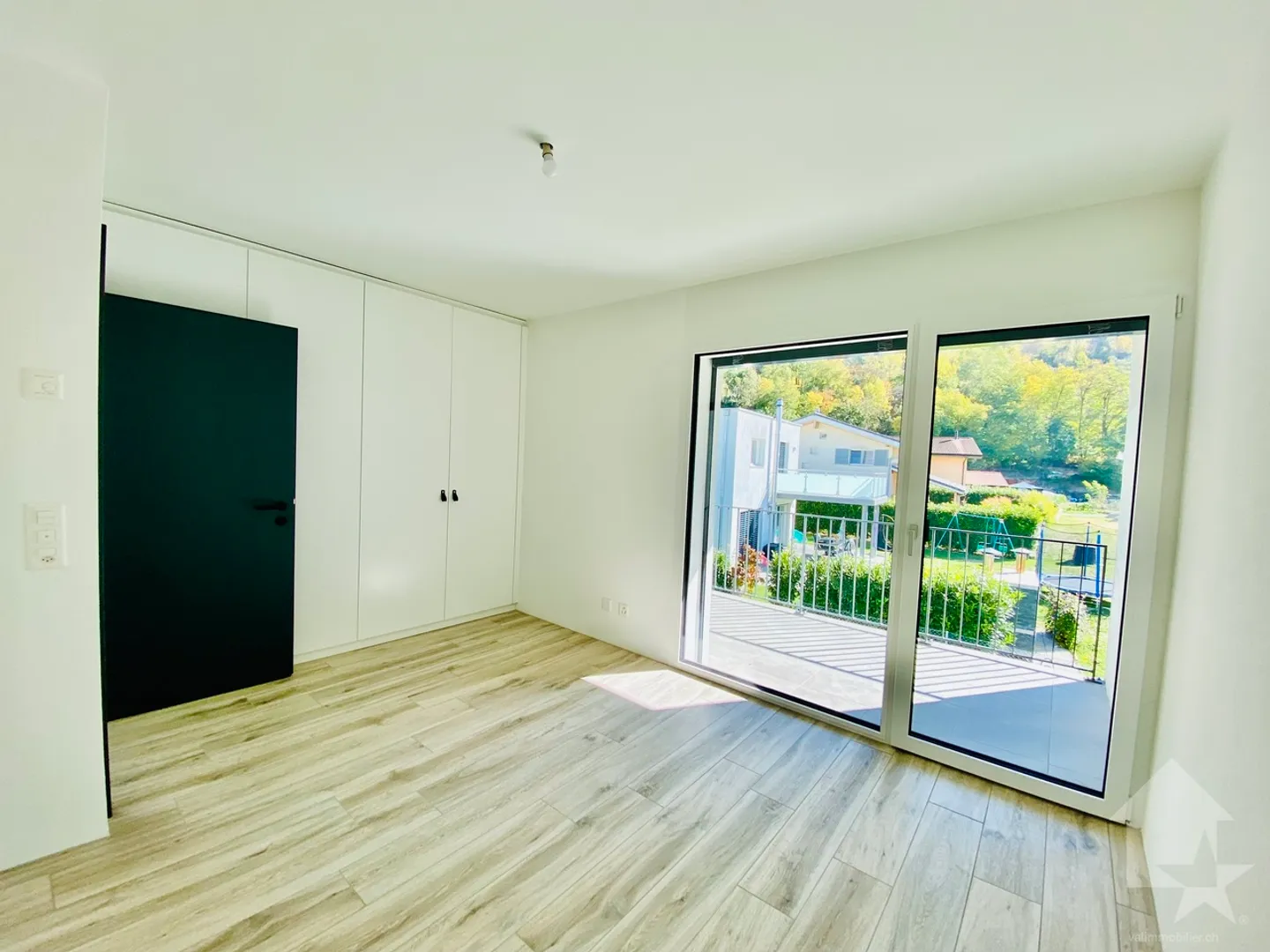 Magnifique villa neuve 5.5 Pces, jardin, grand garage et parking ! - Photo 16 sur 24