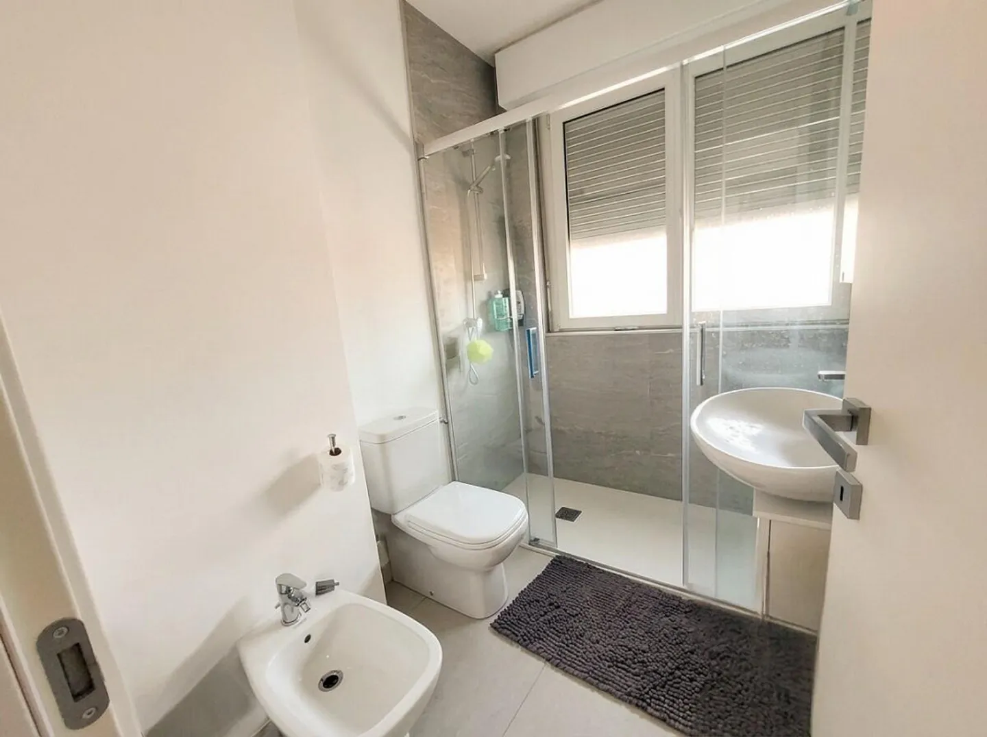 MODERN AND BRIGHT STUDIO WITH BALCONY IN PARADISO - Photo 6 of 6