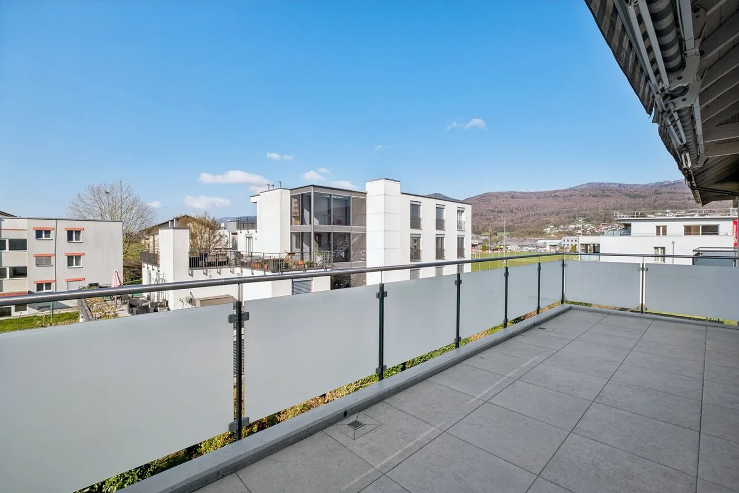 Vie moderne avec grand balcon et beaucoup de confort - Photo 5 sur 6