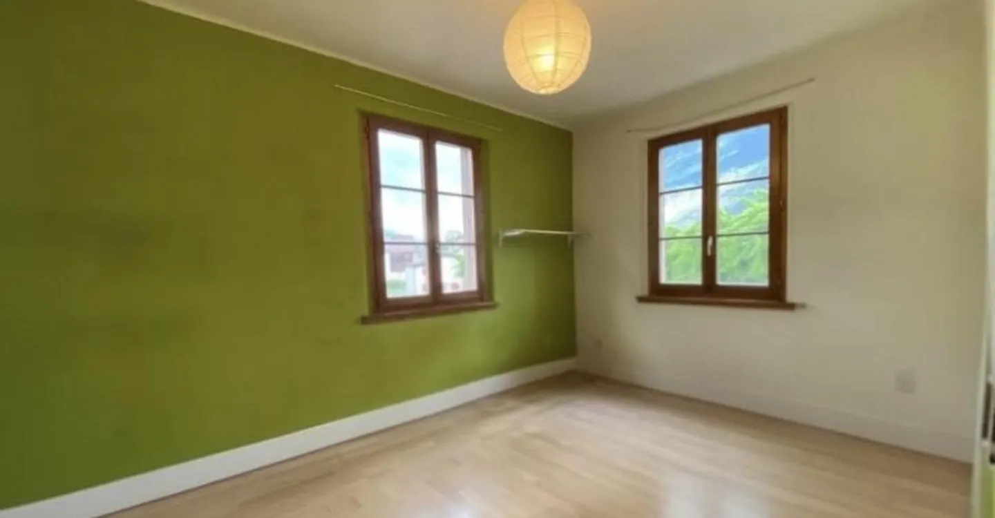 Duplex Apartment with Potential - Photo 8 of 11