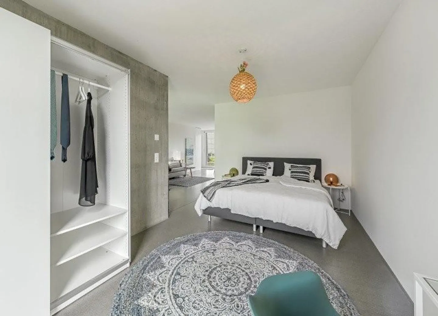 Extravagant Loft Apartment in Prime Location - Photo 4 of 7