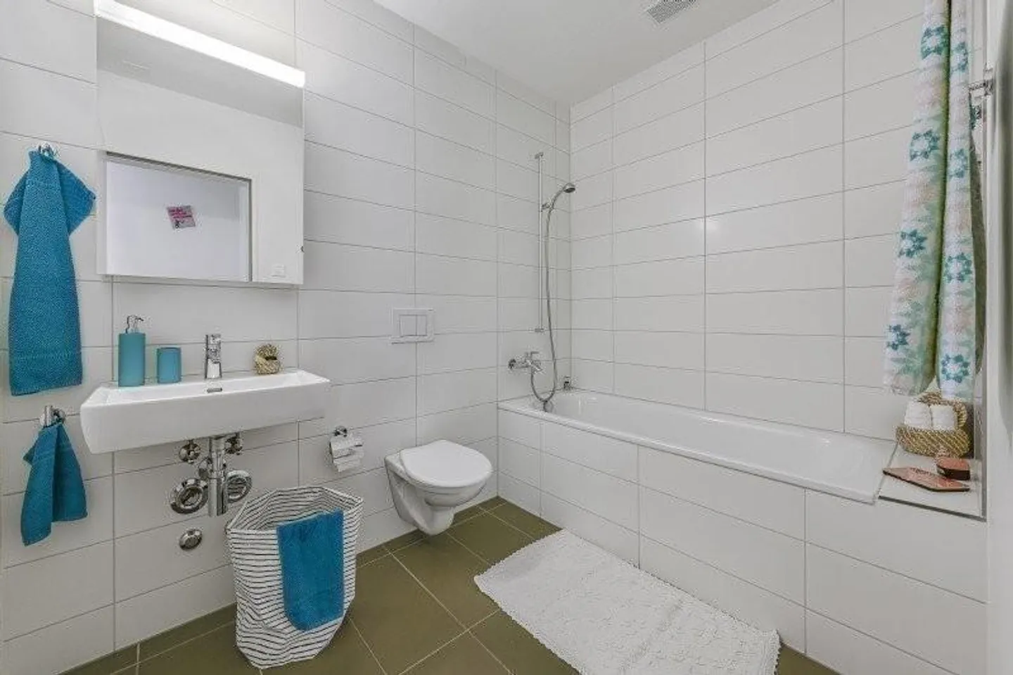 Extravagant Loft Apartment in Prime Location - Photo 5 of 7