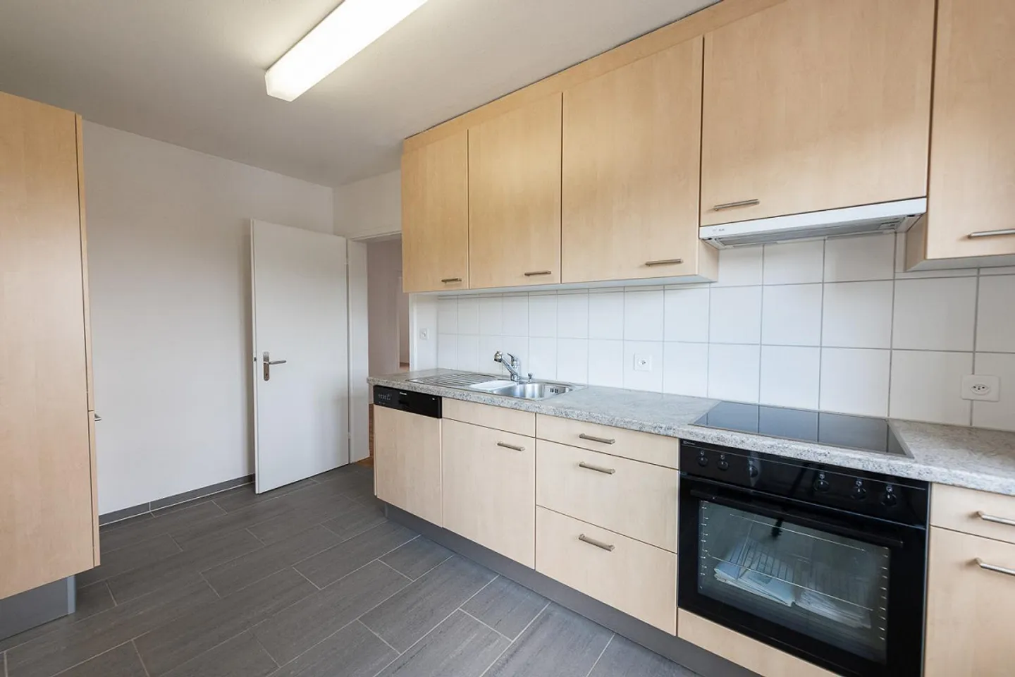 1.5 Room Apartment in Neuhausen am Rheinfall - Photo 2 of 7