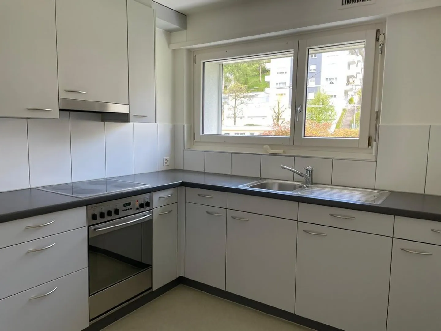 appartement lumineux de 3,5 pièces - Photo 2 sur 7