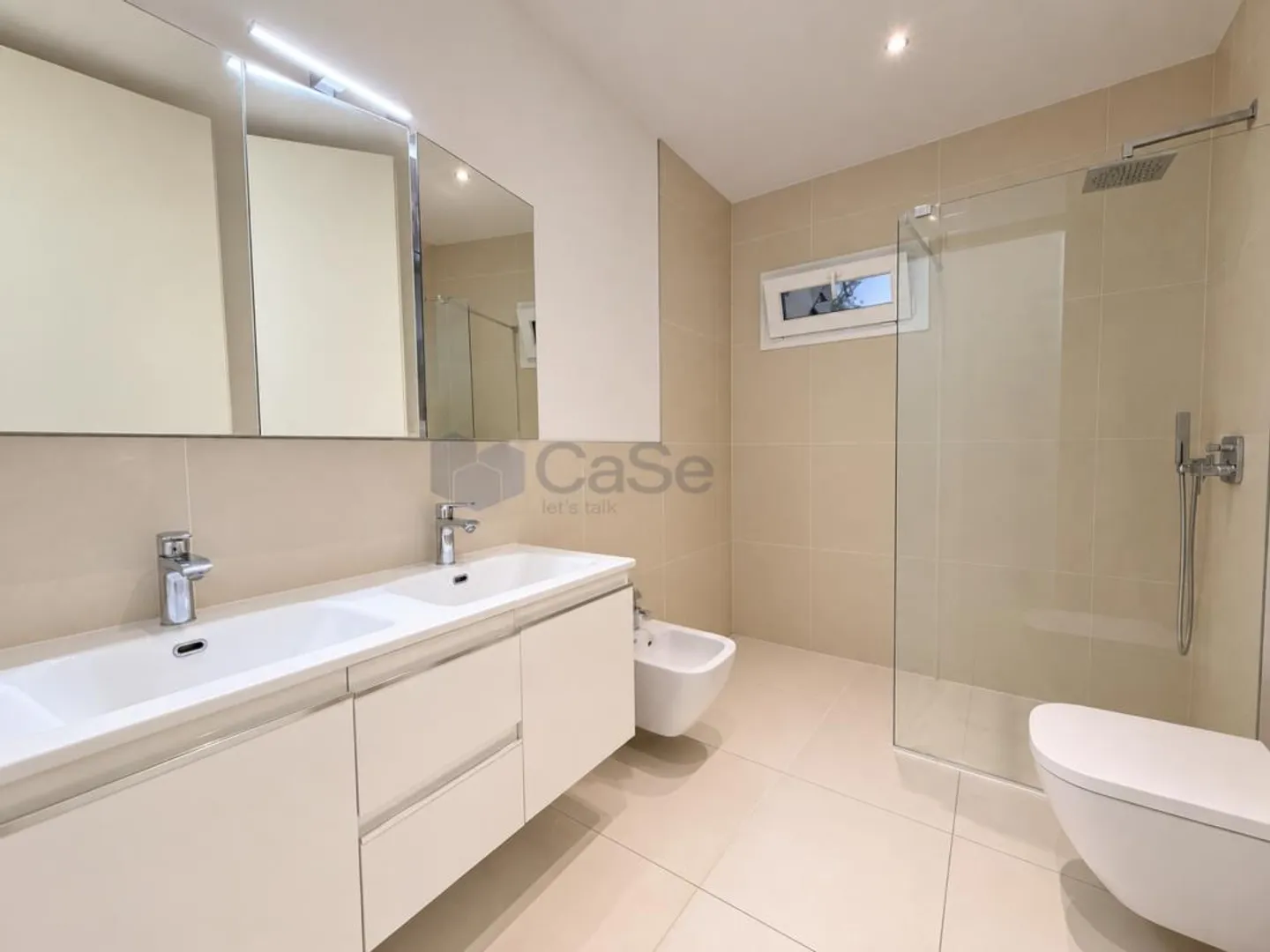 MANNO - MODERN 3.5-ROOM APARTMENT WITH 80 M² GLASS-ENCLOSED TERRACE - Photo 8 of 21