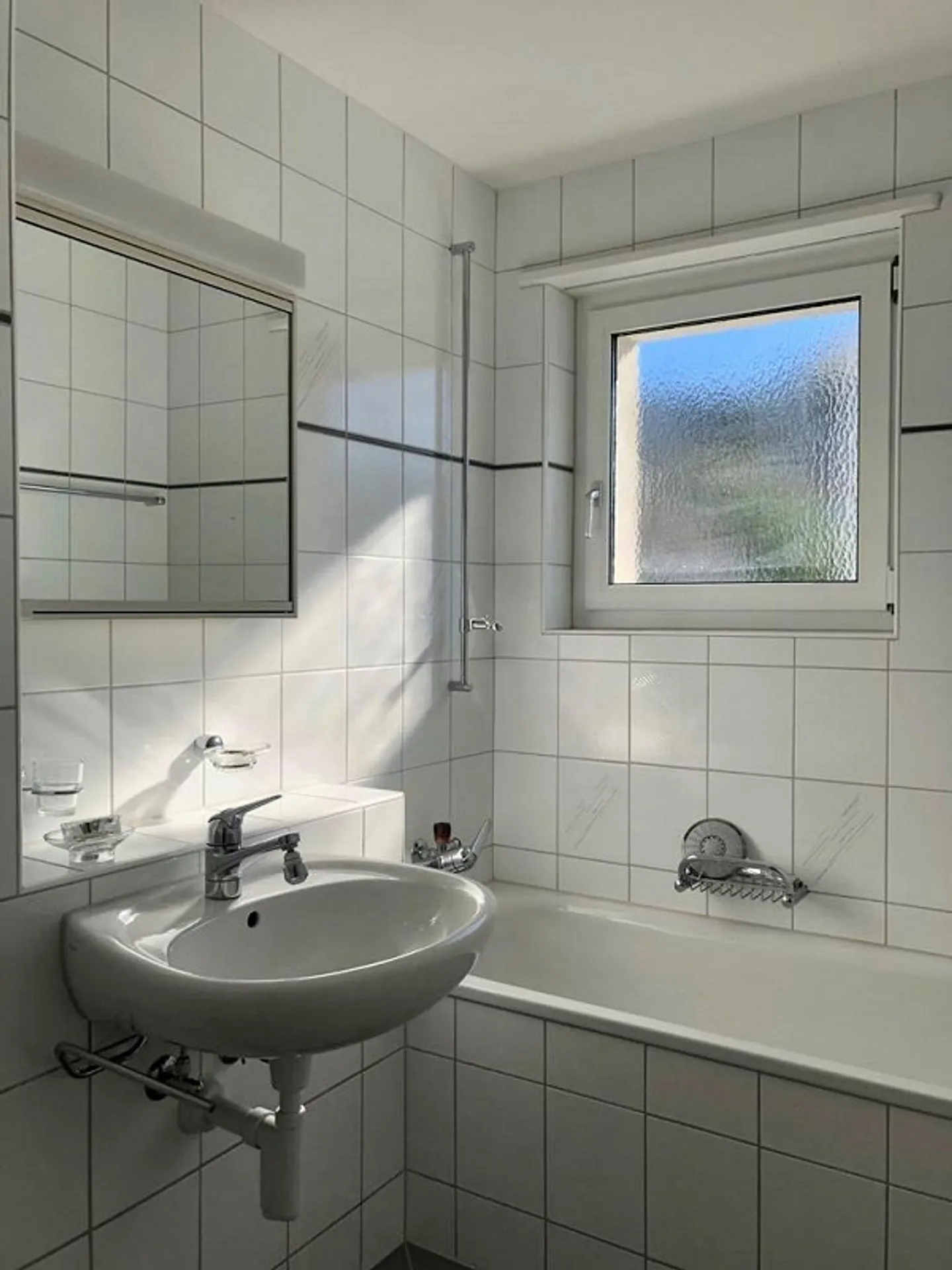 Vivre près de la ville tout en étant dans la verdure ? Votre nouvel appartement vous attend ! - Photo 3 sur 6