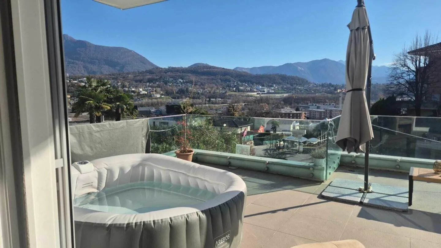 MANNO - MODERN 3.5-ROOM APARTMENT WITH 80 M² GLASS-ENCLOSED TERRACE - Photo 12 of 21