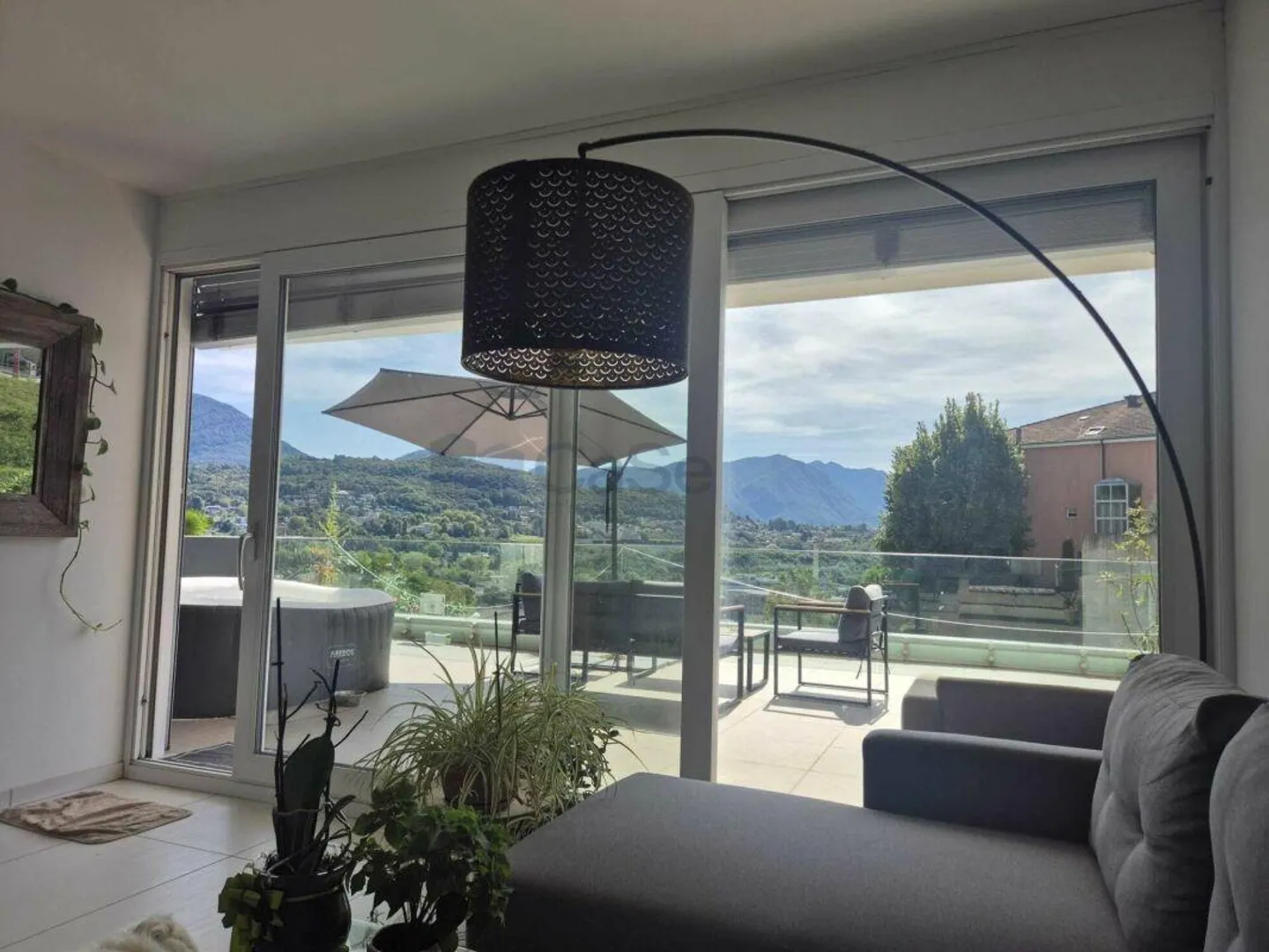 MANNO - MODERN 3.5-ROOM APARTMENT WITH 80 M² GLASS-ENCLOSED TERRACE - Photo 11 of 21