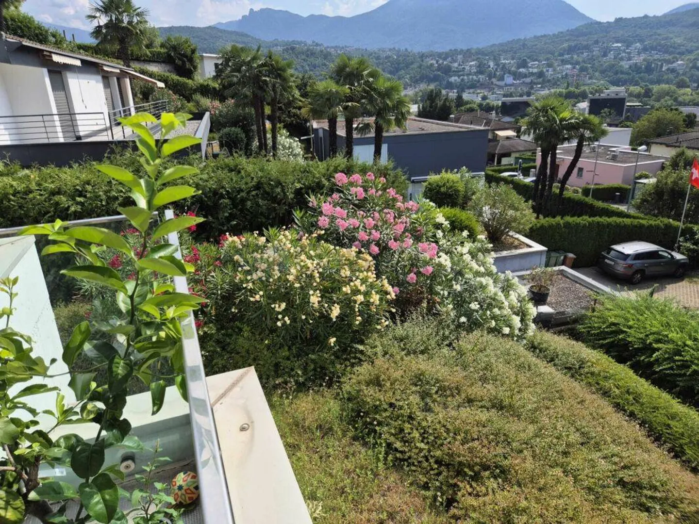 MANNO - MODERN 3.5-ROOM APARTMENT WITH 80 M² GLASS-ENCLOSED TERRACE - Photo 17 of 21