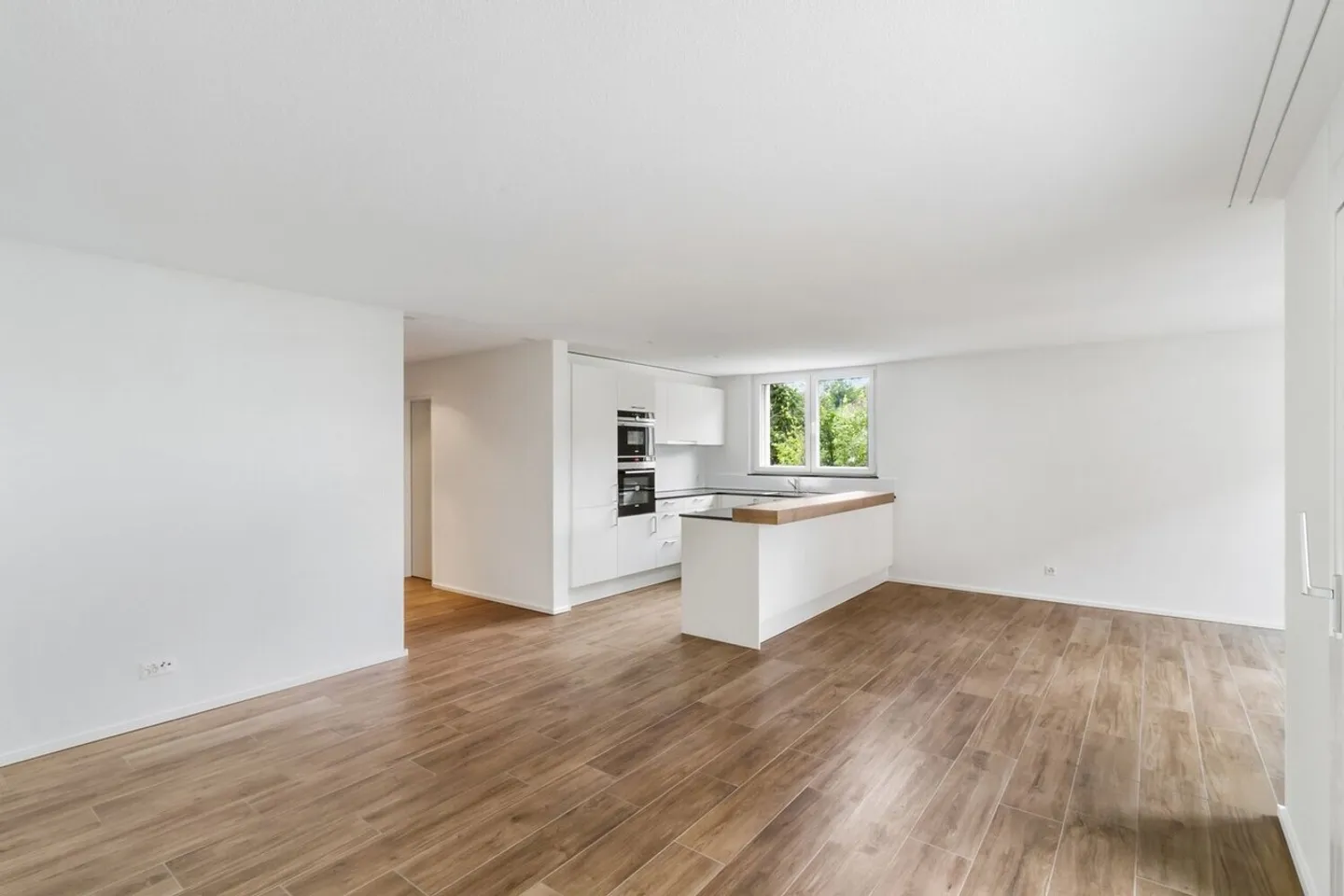 Apartment for rent - Photo 3 of 10