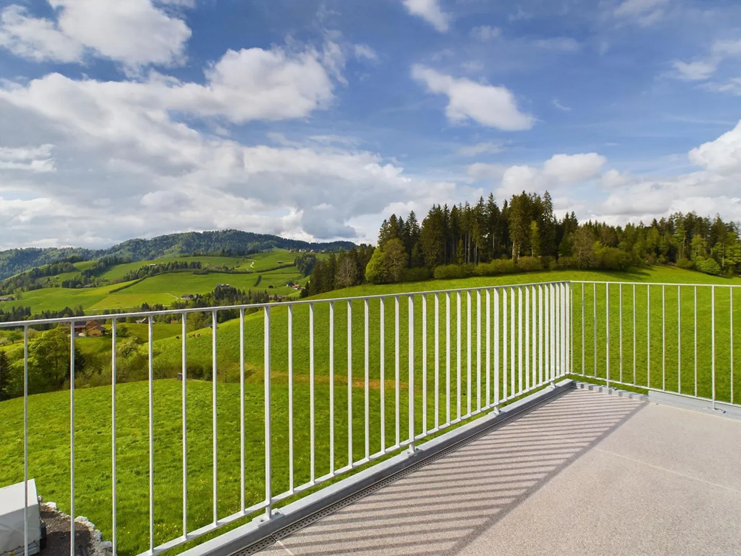 8. 1/2 camere Appartamento in campagna con balcone - Foto 1 di 7
