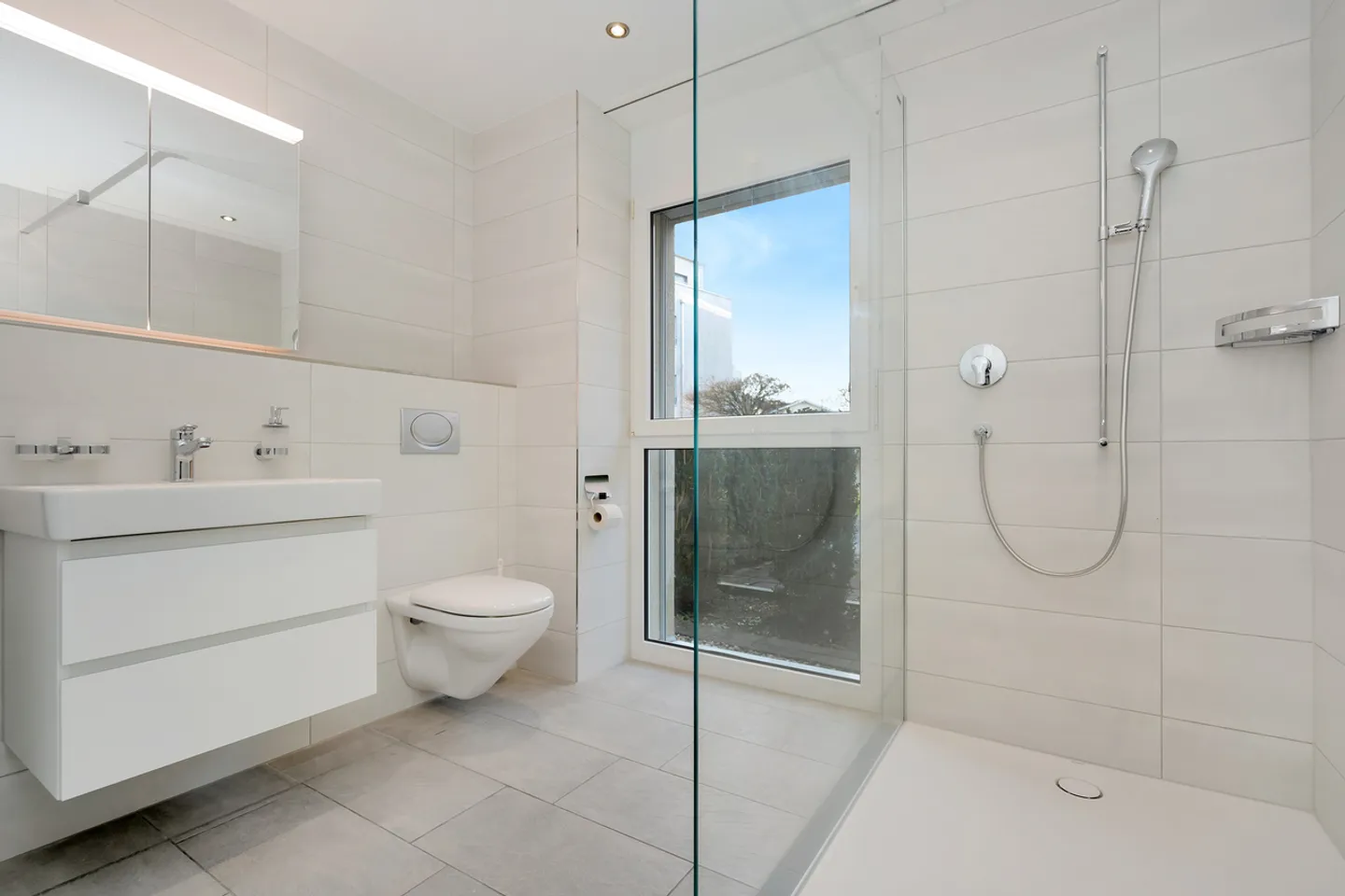 In affitto: Appartamento moderno di 3,5 stanze (117m2) nel centro del villaggio di Belp - Foto 6 di 13