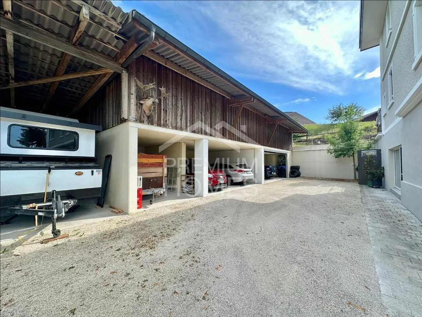 Multi-family house with horse keeping & agricultural land - Photo 12 of 13