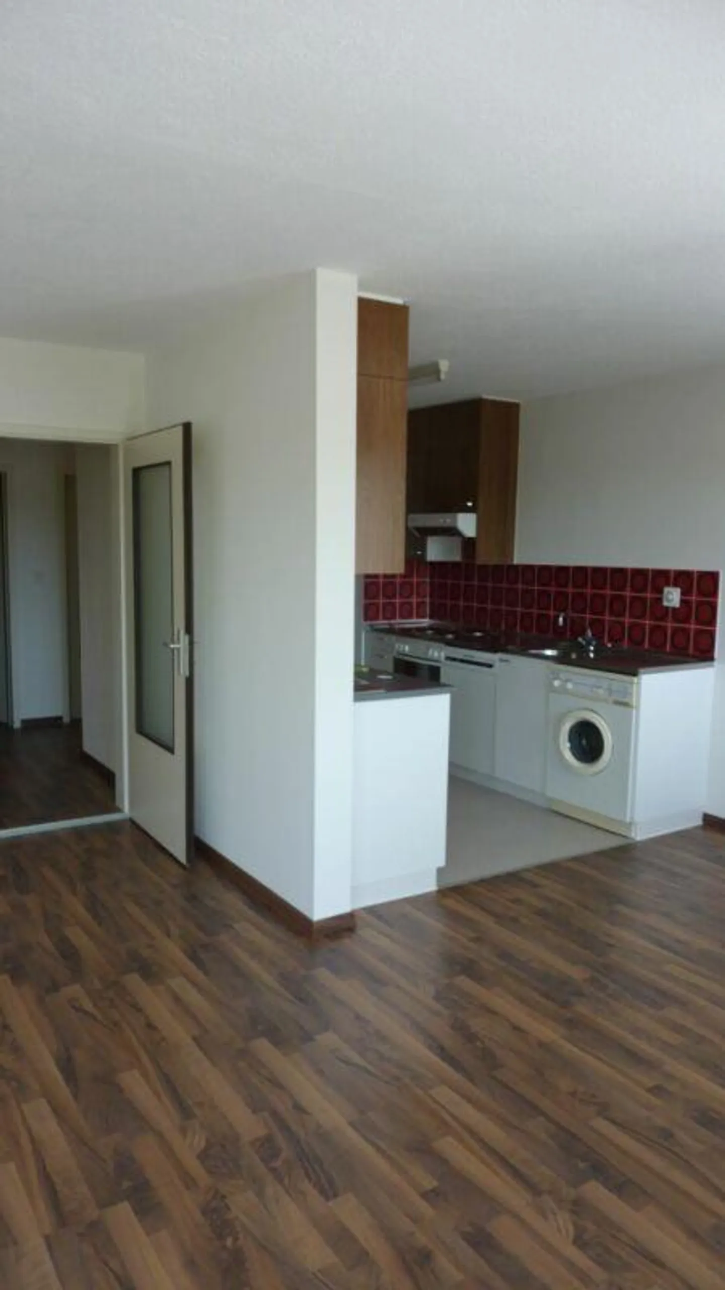 Belle appartement de 3,5 pièces avec balcon - Photo 2 sur 5