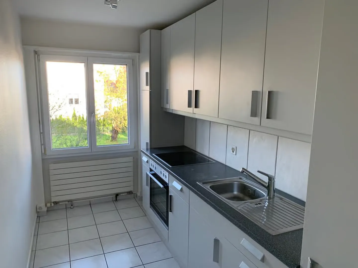 Schöne, helle 4 Zimmer Wohnung mit Balkon - Photo 3 sur 13