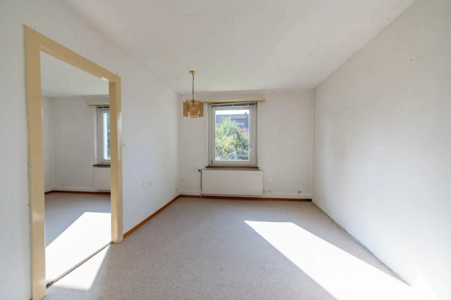 Sanierung oder Neubau: Grosszügiges Grundstück mit viel Potenzial - Foto 5 von 19