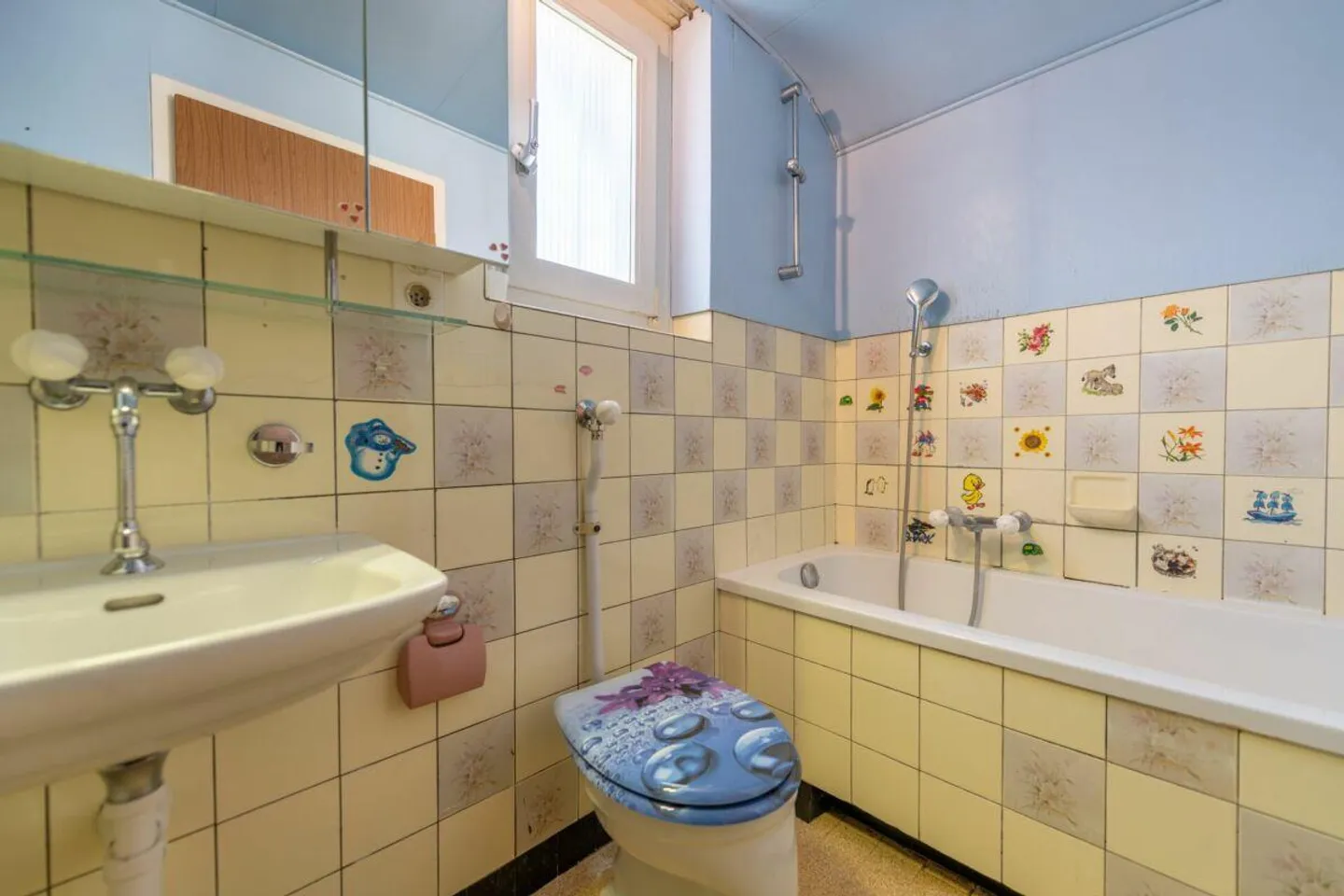 Sanierung oder Neubau: Grosszügiges Grundstück mit viel Potenzial - Foto 6 von 19