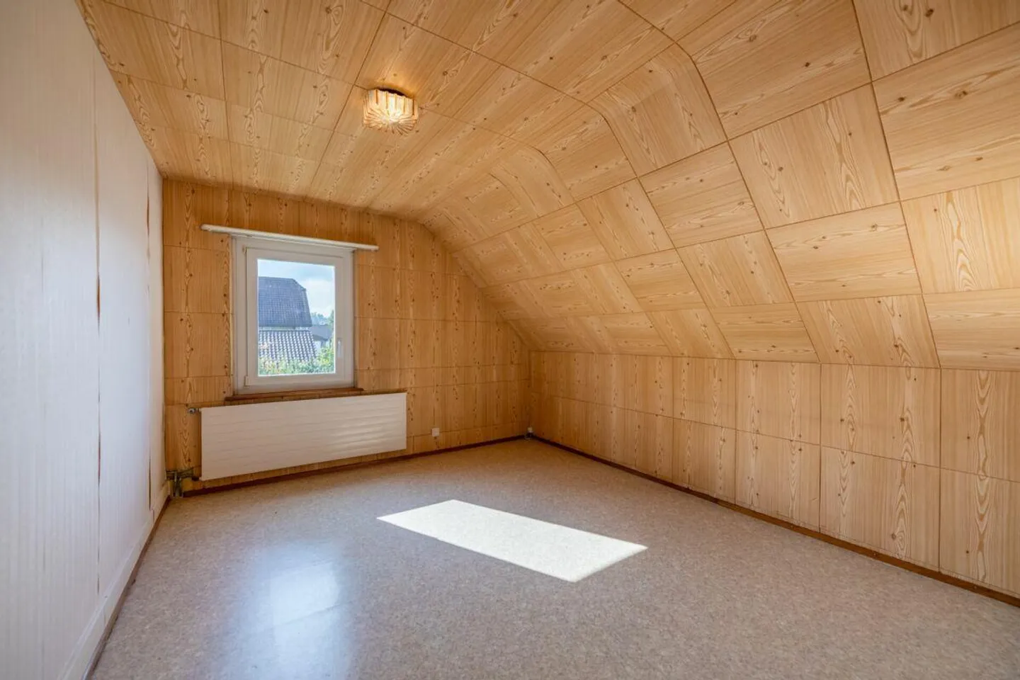 Sanierung oder Neubau: Grosszügiges Grundstück mit viel Potenzial - Foto 9 von 19