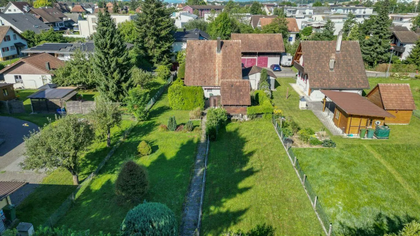 Sanierung oder Neubau: Grosszügiges Grundstück mit viel Potenzial - Foto 15 von 19