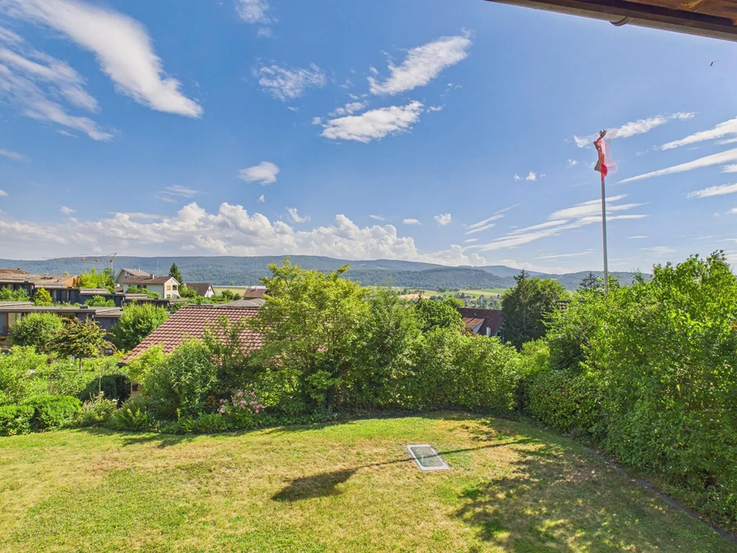 10.5-Room Single-Family House with a View - Photo 10 of 13