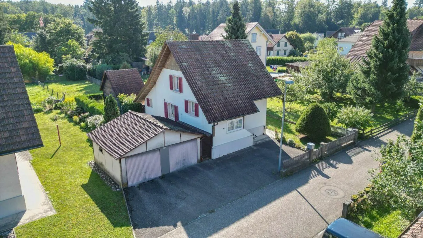 Sanierung oder Neubau: Grosszügiges Grundstück mit viel Potenzial - Foto 17 von 19