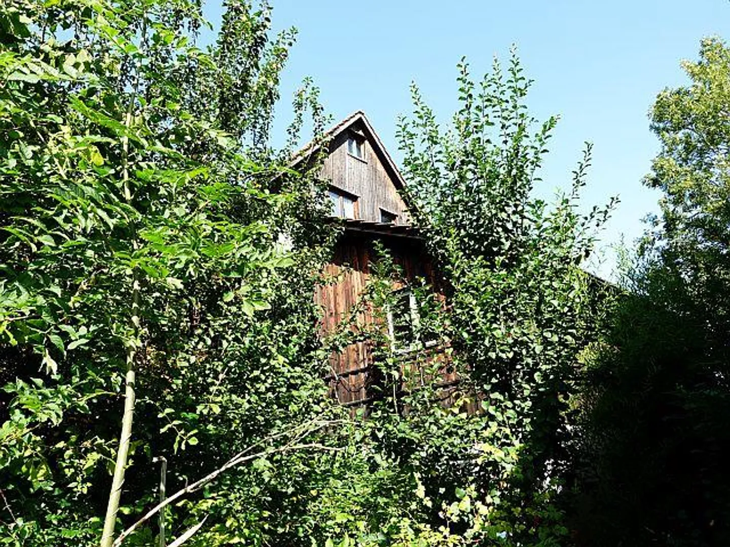 Casa unifamiliare con estensione del capannone - Foto 2 di 2