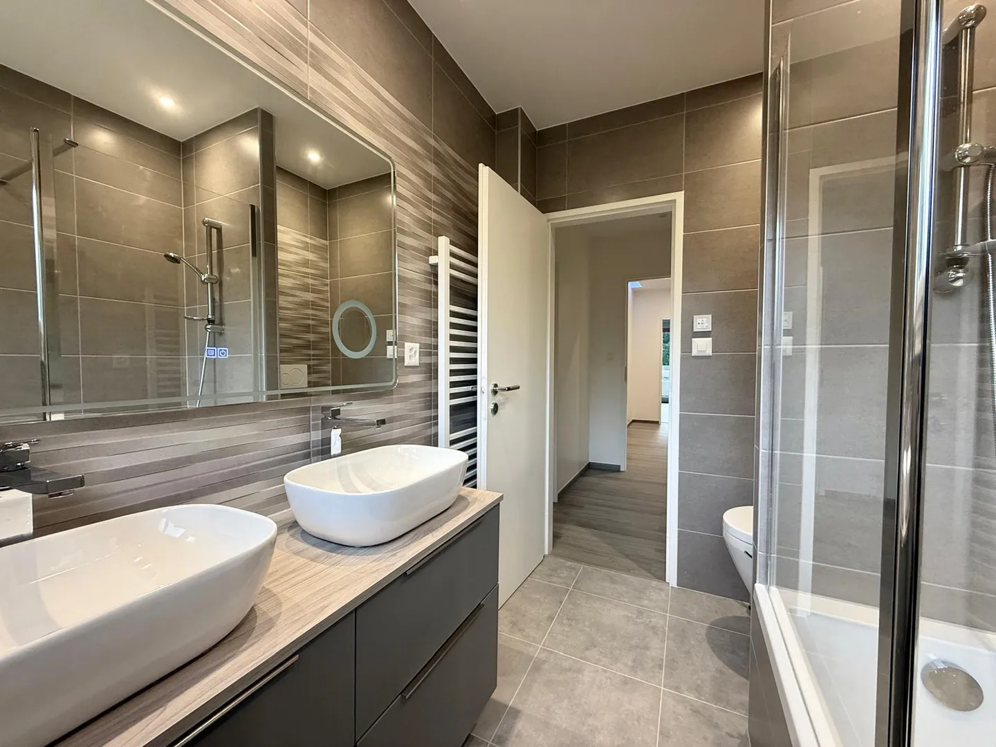 Appartement rénové de 4 chambres - Photo 9 sur 12