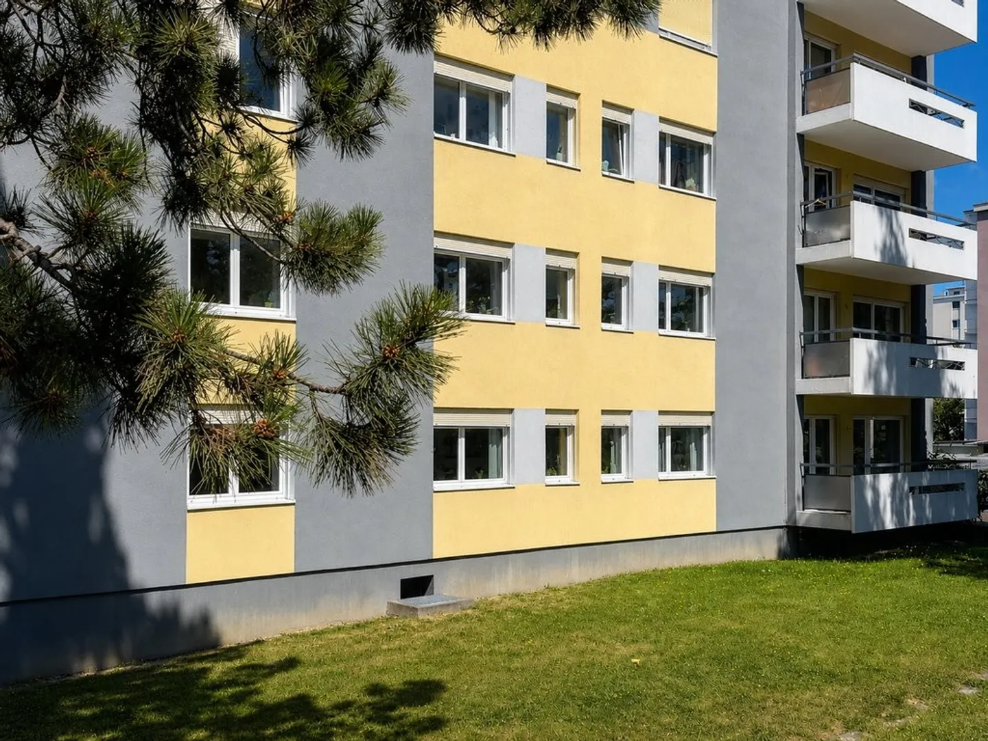 3.5 Room Fully Renovated in the Schoenberg District - Photo 8 of 8