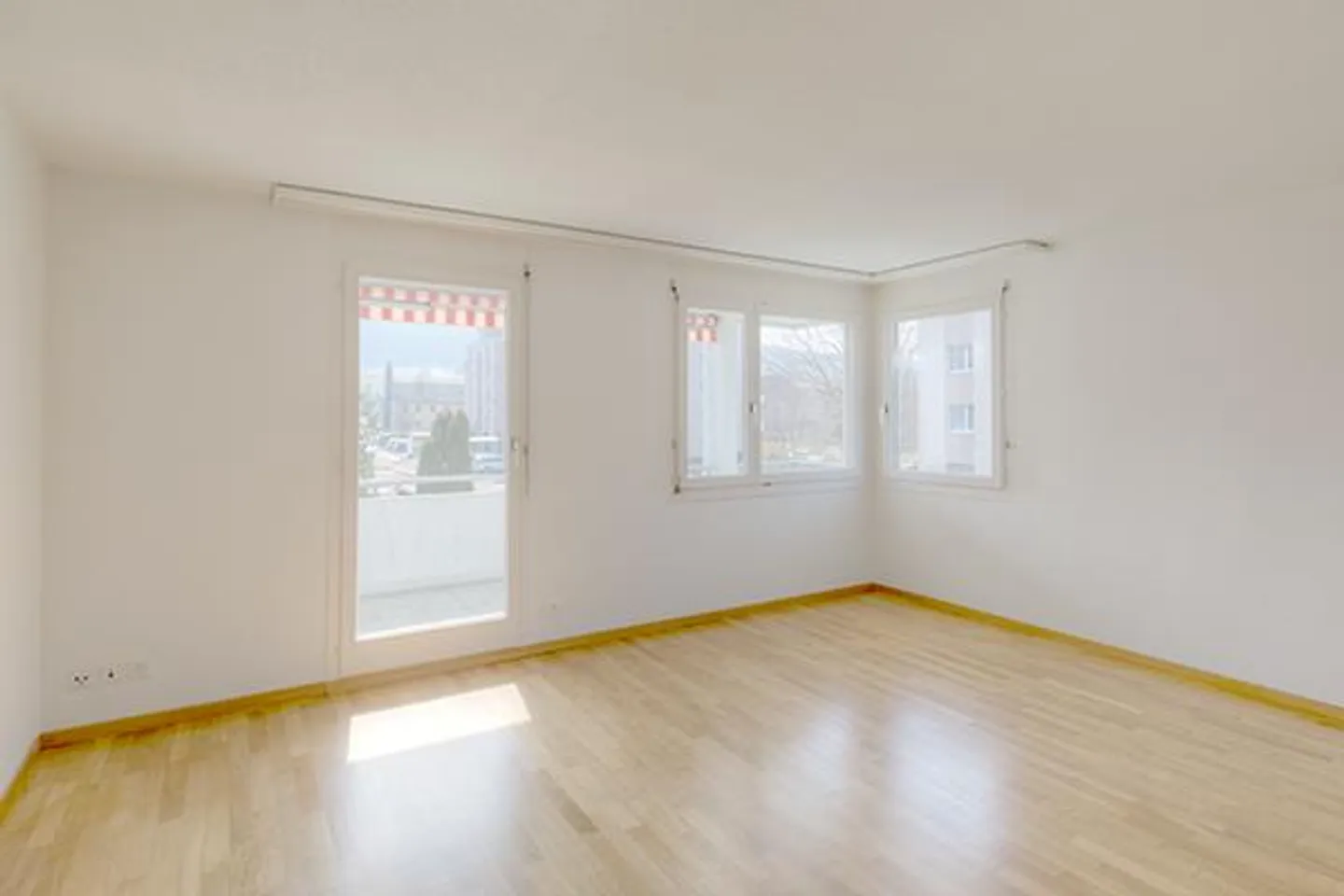 Cozy Apartment Near the Center! - Photo 2 of 4