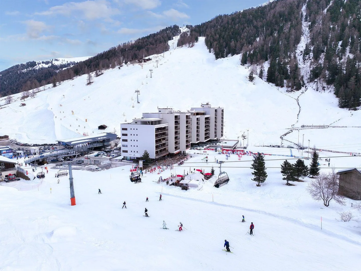 Résidence de haut standing au pied du domaine skiable des 4 Vallées. - Photo 10 sur 12